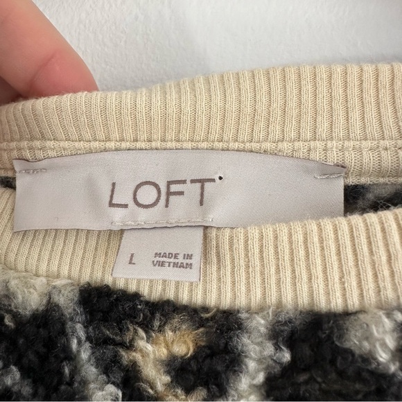 LOFT Leopard Print Fluffy Sherpa Crewneck Size Large - Picture 7 of 10